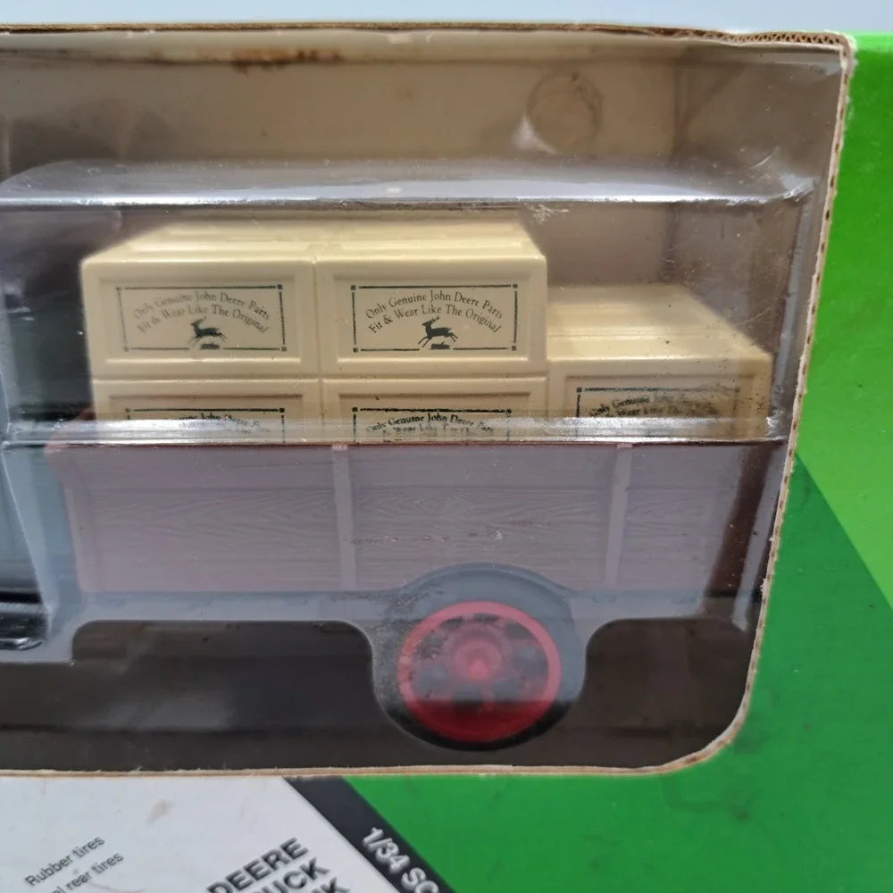 1931 John Deere Hawkeye Crate Delivery Truck 1/34 scale - Picture 3 of 7